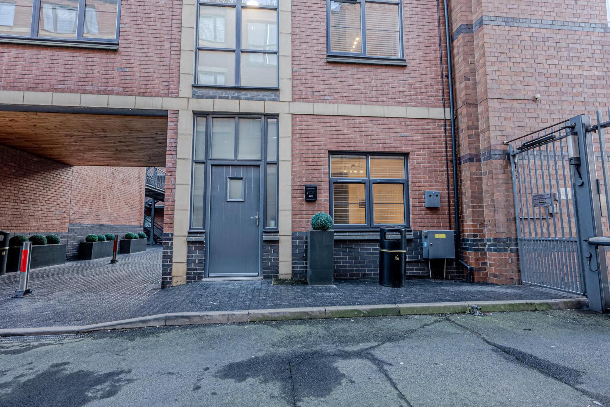 Stunning Three Bedroom Townhouse In The Jewellery Quarter, Birmingham City Centre Sleeps 5- Free Parking Exterior photo