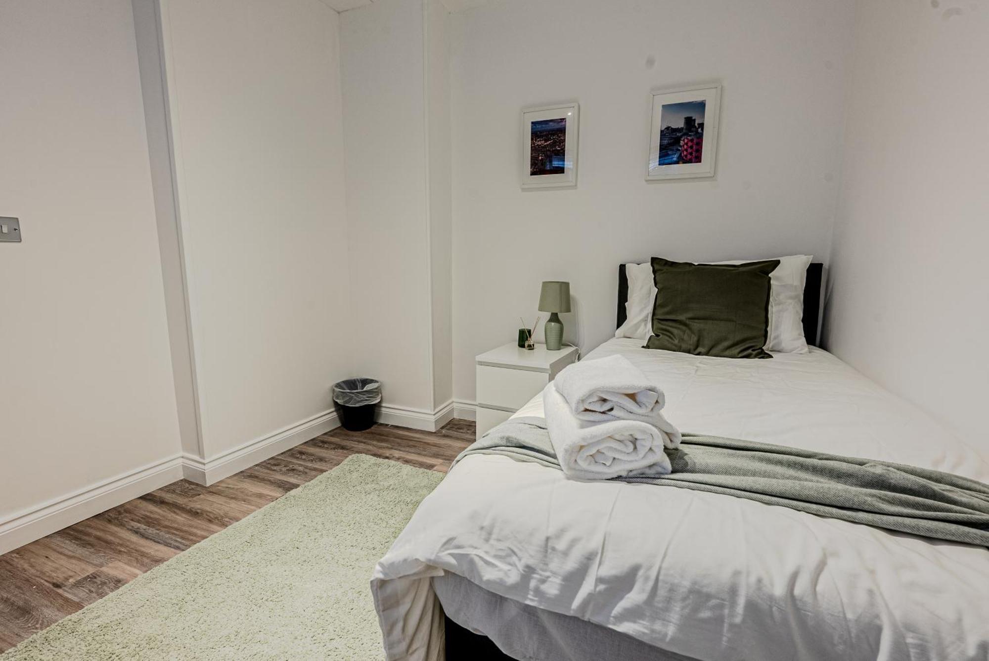 Stunning Three Bedroom Townhouse In The Jewellery Quarter, Birmingham City Centre Sleeps 5- Free Parking Exterior photo
