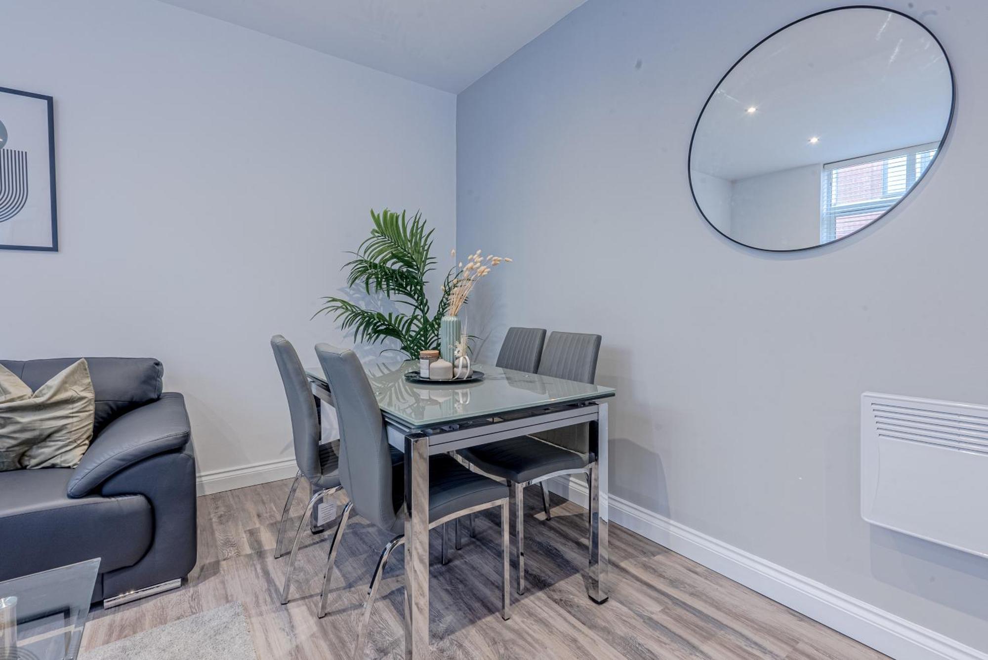 Stunning Three Bedroom Townhouse In The Jewellery Quarter, Birmingham City Centre Sleeps 5- Free Parking Exterior photo